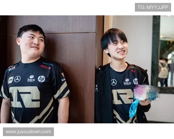 RNG在全球总决赛中的团队协作表现分析与点评 RNG在全球总决赛中的团队协作表现分析与点评