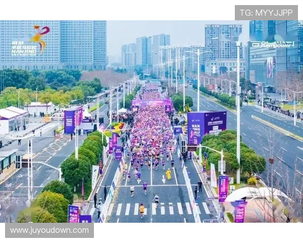 南京城市马拉松精彩回顾飞盘队展现卓越耐力与团队精神 南京城市马拉松精彩回顾飞盘队展现卓越耐力与团队精神