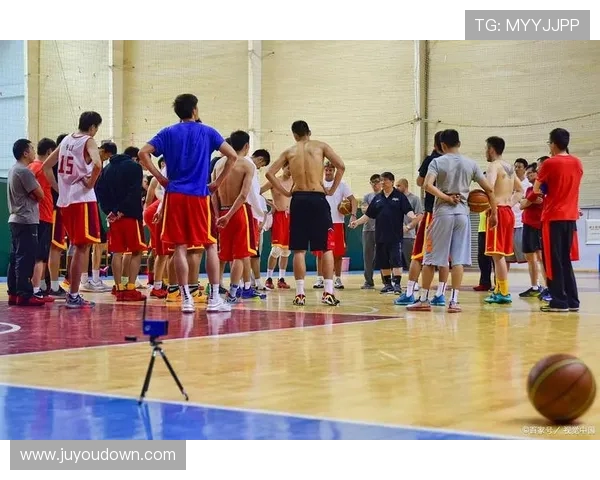 篮球新手必看：提升团队协作能力的实用技巧与策略分享