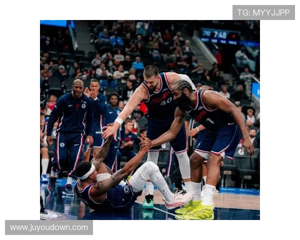 快船与开拓者精彩对决高清回放全场集锦分析 快船与开拓者精彩对决高清回放全场集锦分析