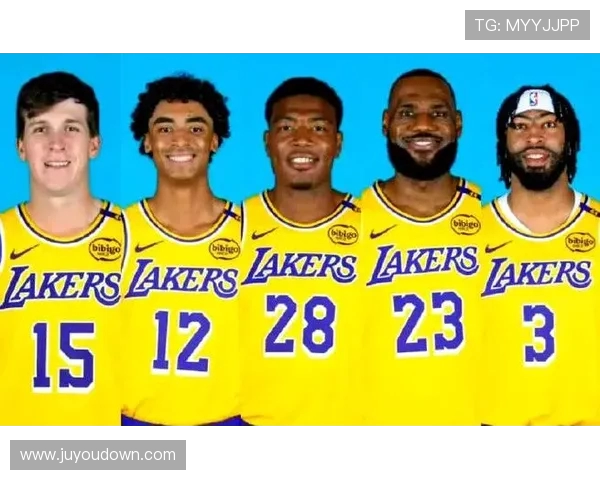 湖人火箭今日激战回顾精彩瞬间与球员表现分析 湖人火箭今日激战回顾精彩瞬间与球员表现分析