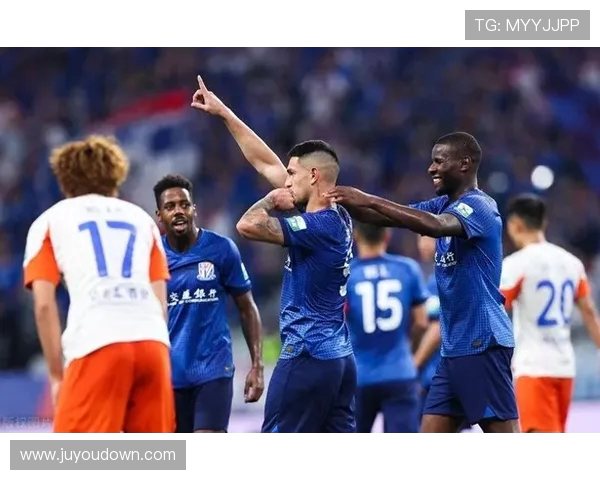 申花惨遭上港狂虐六球赛场风云再起引发热议